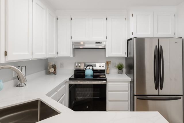 42 Arabian Way, Scotts Valley CA: https://media.crmls.org/mediaz/400ff991-e4cb-42af-afab-8500863cc5de.jpg