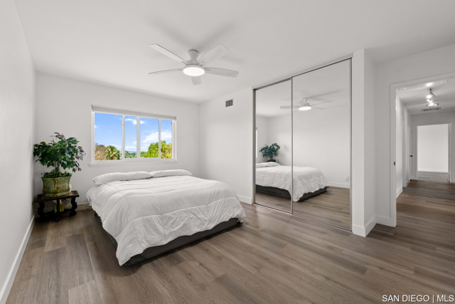 24231 Robledo, Mission Viejo CA: https://media.crmls.org/mediaz/4010656e-cc6d-4122-962a-d9251722a738.jpg
