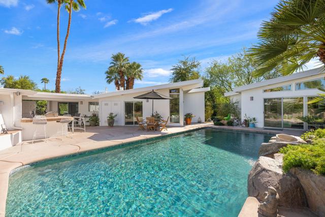 71653 Mirage Road, Rancho Mirage CA: https://media.crmls.org/mediaz/40109841-8d6d-45cf-880d-69f3f8d083b4.jpg