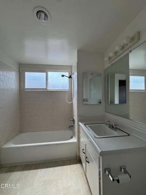 Detail Gallery Image 7 of 9 For 507 Avenue G #H,  Redondo Beach,  CA 90277 - 2 Beds | 1 Baths