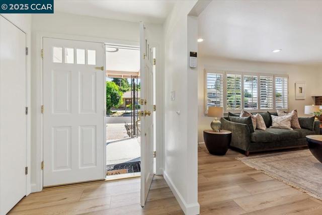 5179 Paul Scarlet Dr, Concord CA: https://media.crmls.org/mediaz/401130ca-ba90-4a89-a195-74c0c91b8fea.jpg