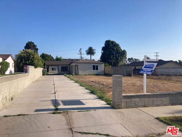 322 W 122nd Street, Los Angeles CA: https://media.crmls.org/mediaz/4011ad82-1a61-4df5-90a5-3fb602cd068d.jpg