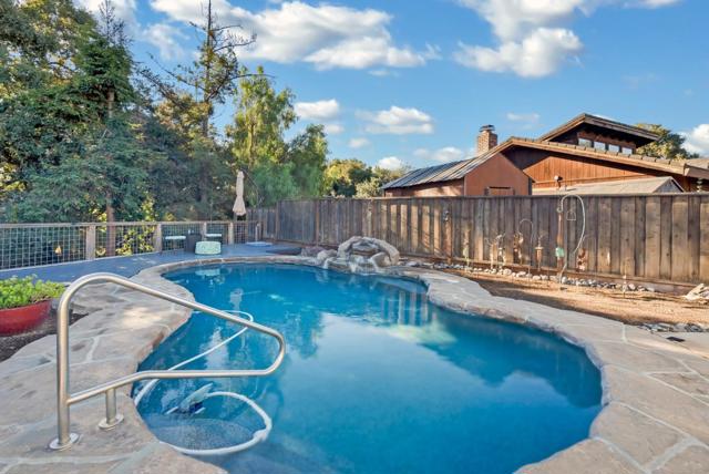 120 Marks Drive, Hollister CA: https://media.crmls.org/mediaz/4012342c-445f-44ba-a58c-1cbf5493d53e.jpg