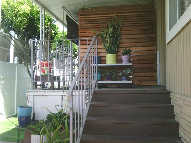 1401 El Norte Parkway, San Marcos CA: https://media.crmls.org/mediaz/40124850-4b7b-49a4-8c5d-4df54c79d9c5.jpg