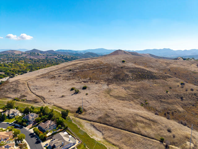 1901 Westlake Boulevard, Westlake Village CA: https://media.crmls.org/mediaz/40129a87-3ccd-4ab1-83b0-7561c96eb4b6.jpg