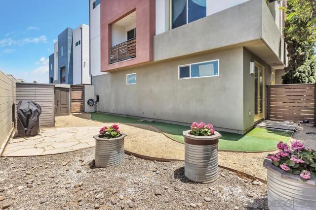 722 Anchor Ct, Chula Vista CA: https://media.crmls.org/mediaz/4013a3f3-75c9-4a94-855e-6538b8a7b02b.jpg