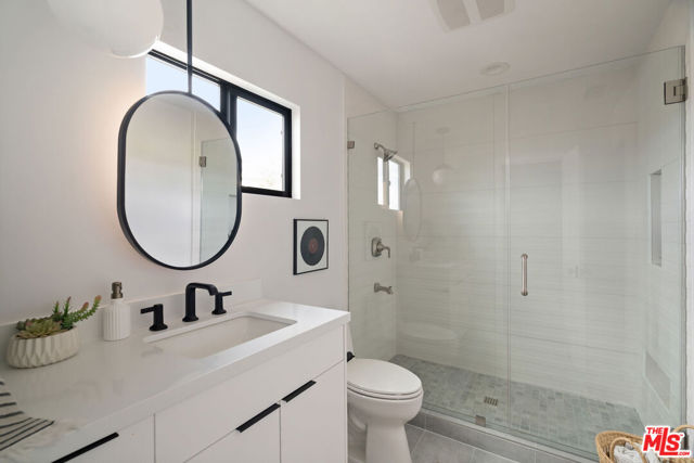 1615 Sargent Place, Los Angeles CA: https://media.crmls.org/mediaz/40159df0-39b6-4b04-87dd-694098b7efc6.jpg