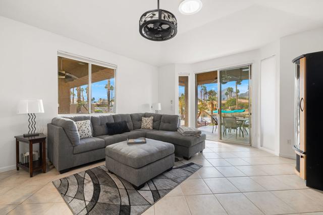47605 Via Florence, La Quinta CA: https://media.crmls.org/mediaz/4015c6ad-c46d-41e6-a31c-026666b2fbfe.jpg