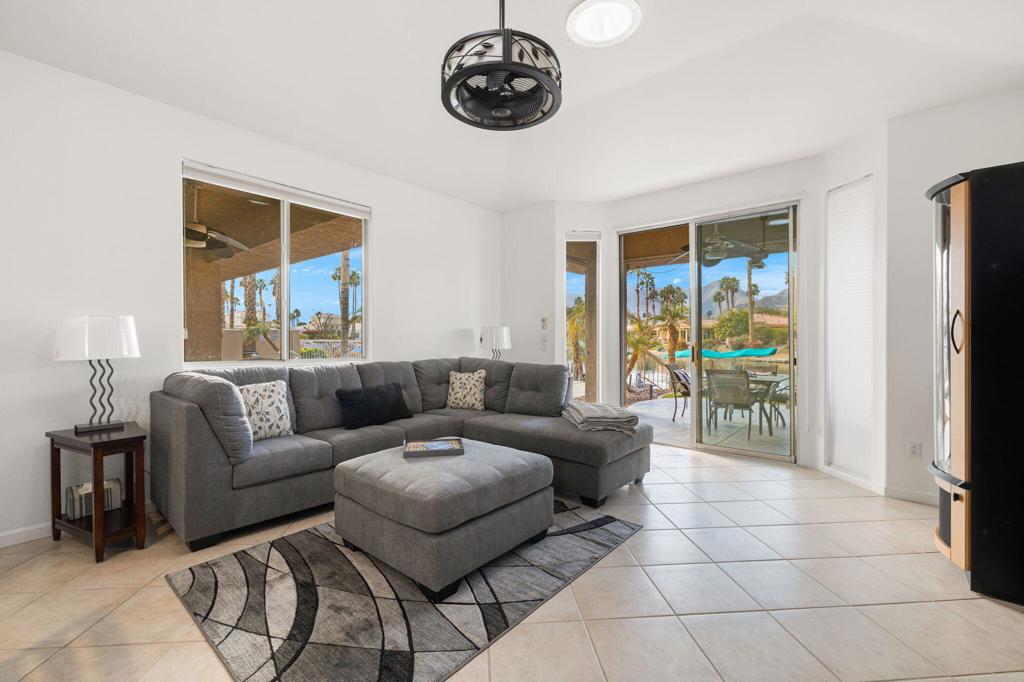 MLS #219123823DA img 1