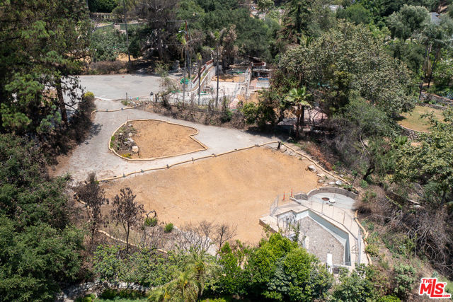 1414 E Palm Street, Altadena CA: https://media.crmls.org/mediaz/4015ed6a-e53b-4831-ac8a-06180236a989.jpg