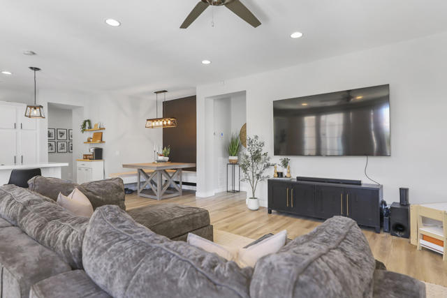 47875 Silverberry Street, La Quinta CA: https://media.crmls.org/mediaz/4016d277-1bfc-4049-9833-966571576267.jpg