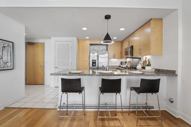 3812 Park Blvd, San Diego CA: https://media.crmls.org/mediaz/40171fed-5d57-453e-a170-2499a9989255.jpg