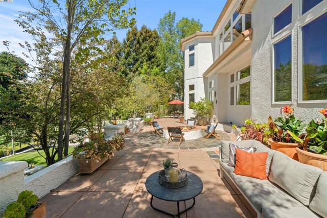 45221 Rutherford Ter, Fremont CA: https://media.crmls.org/mediaz/40177ec0-90d2-4fba-b0f8-22383c285407.jpg