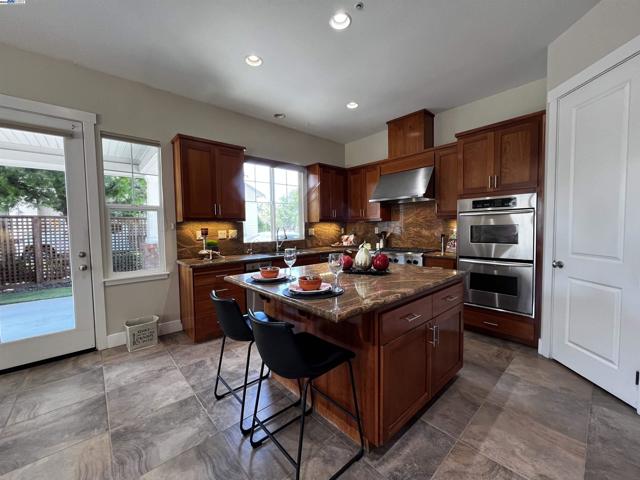 2344 Treadwell St, Livermore CA: https://media.crmls.org/mediaz/401780d5-617d-4cc5-b93d-497872aa8bc5.jpg