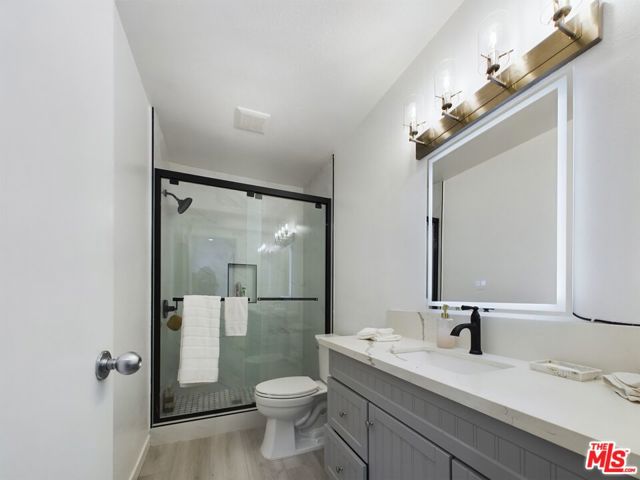 4551 Kester Avenue, 1 photo 9