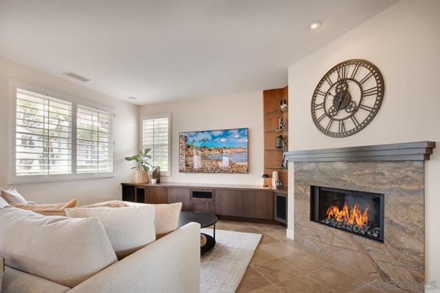 2537 Carriagedale Row, La Jolla CA: https://media.crmls.org/mediaz/4017c09a-9afb-4524-bc9b-c3534a269d92.jpg