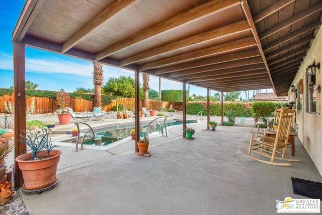 2250 Tamarisk Road, Palm Springs CA: https://media.crmls.org/mediaz/4018638d-7e26-4082-8500-4d8d8b9e92f0.jpg