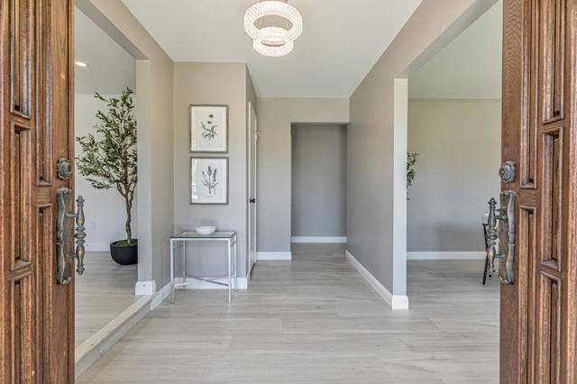 445 Marks Drive, Hollister CA: https://media.crmls.org/mediaz/4018b972-112e-4528-8350-f7b53e610c52.jpg