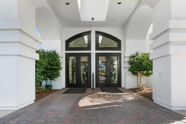 4964 Poseidon Way, Oceanside CA: https://media.crmls.org/mediaz/4019680f-dbfe-4515-8dd7-f240781427a4.jpg