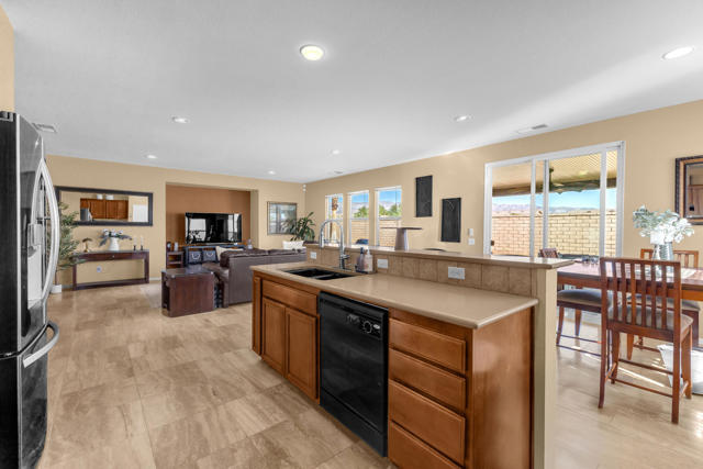 41394 Hanover Street, Indio CA: https://media.crmls.org/mediaz/40196ed0-9e61-46d9-8ec6-e7a19d03f81b.jpg