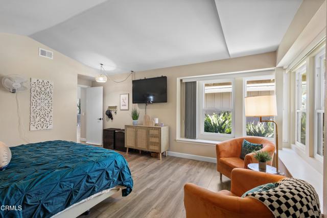 1684 San Joaquin Avenue, Ventura CA: https://media.crmls.org/mediaz/401a1a33-3294-4603-9319-0a9a5751805b.jpg