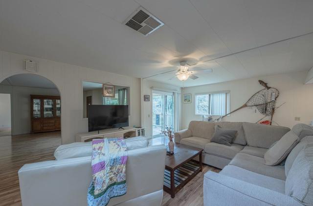 Image 10 of 39 For 17581 Pond-derosa