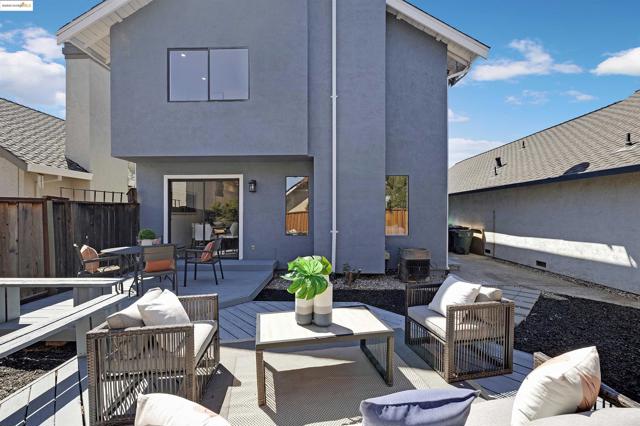 2863 El Capitan Dr, Pleasanton CA: https://media.crmls.org/mediaz/401b78be-cb3f-47d2-9c57-a63767376e3d.jpg