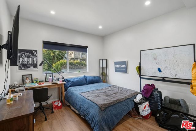 10767 Massachusetts Avenue, Los Angeles CA: https://media.crmls.org/mediaz/401c0a60-c31b-42c1-a2b2-4ebe6b488223.jpg