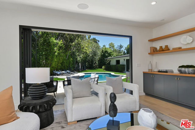 3221 Elvido Drive, Los Angeles CA: https://media.crmls.org/mediaz/401c323e-0e02-4237-82de-af0984e5da61.jpg