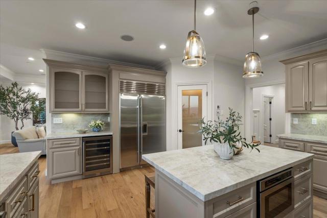 1750 Vista Del Sur, Gilroy CA: https://media.crmls.org/mediaz/401d3dbd-06ec-4d98-a05f-d230b595dffb.jpg