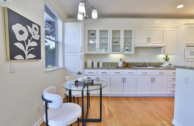 11030 Via Sorrento, Cupertino CA: https://media.crmls.org/mediaz/401dc52a-b283-4b71-ab7a-bf0e358f34ed.jpg