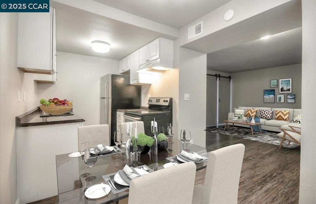 824 Camelback Pl