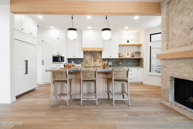 4212 Par Five Drive, Westlake Village CA: https://media.crmls.org/mediaz/401e9e89-6cfb-4329-9259-0e3b2b2d7eb1.jpg