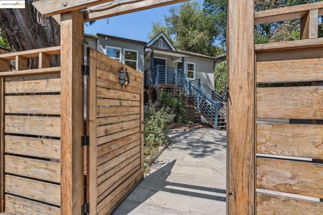 2847 Shasta Rd, Berkeley CA: https://media.crmls.org/mediaz/401ec0f7-ef19-4358-a3fb-0326a77f1ab2.jpg