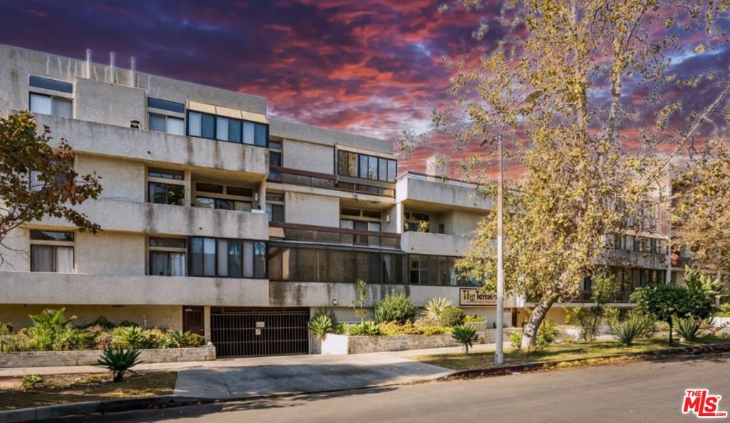 729 S Hobart Boulevard #28