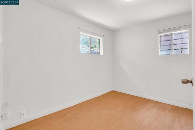 2150 35Th Ave, Oakland CA: https://media.crmls.org/mediaz/401f615b-d03a-4a32-ba1f-8954d0736a76.jpg