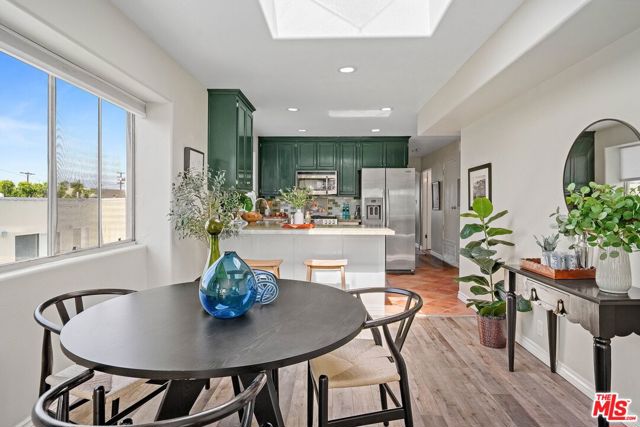 506 Boccaccio Avenue photo 8