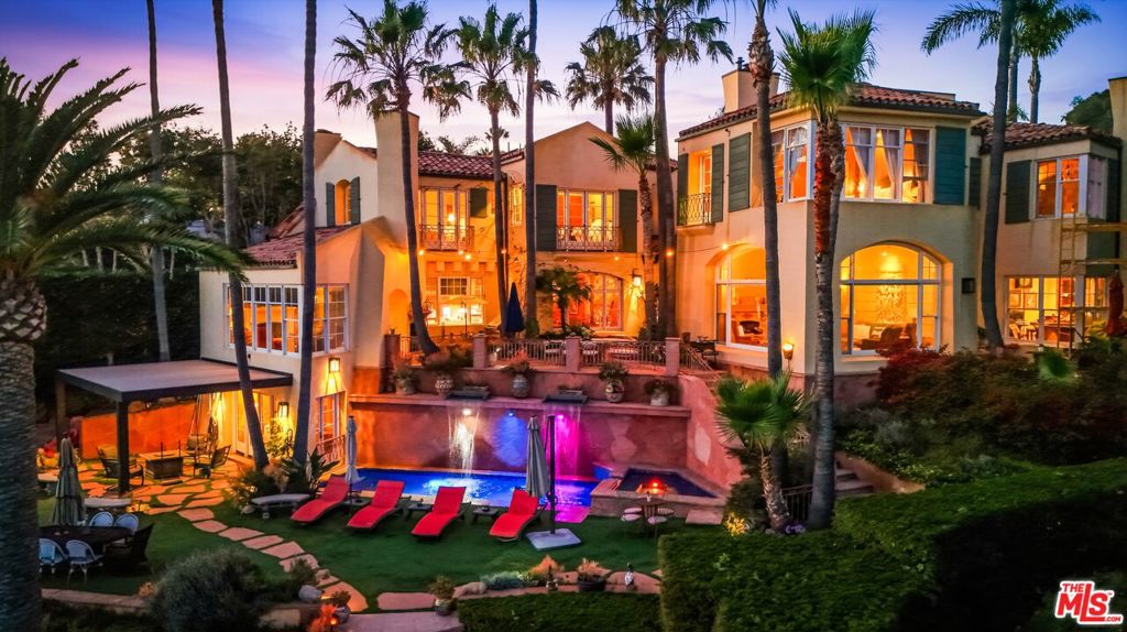 7107 Birdview Avenue — architectural residence
