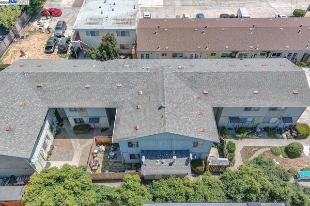 350 Smalley Ave, Hayward CA: https://media.crmls.org/mediaz/402049ac-8ee7-4308-9133-8ef6331667e6.jpg