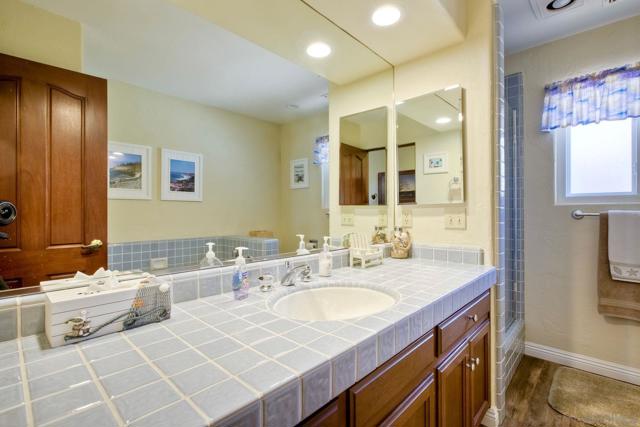 2064 Santa Margarita Dr., Fallbrook CA: https://media.crmls.org/mediaz/40207222-9cbb-4b98-a702-8bb057c72530.jpg