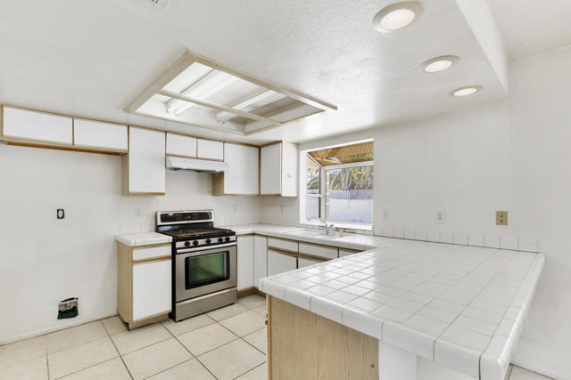 2643 E Venetia Road, Palm Springs CA: https://media.crmls.org/mediaz/40208ad9-894d-4830-acd3-49f44f116b17.jpg