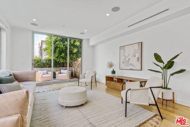 809 Brooks Avenue, Venice CA: https://media.crmls.org/mediaz/402105b2-2f5a-466e-9581-bf7ae38451e1.jpg
