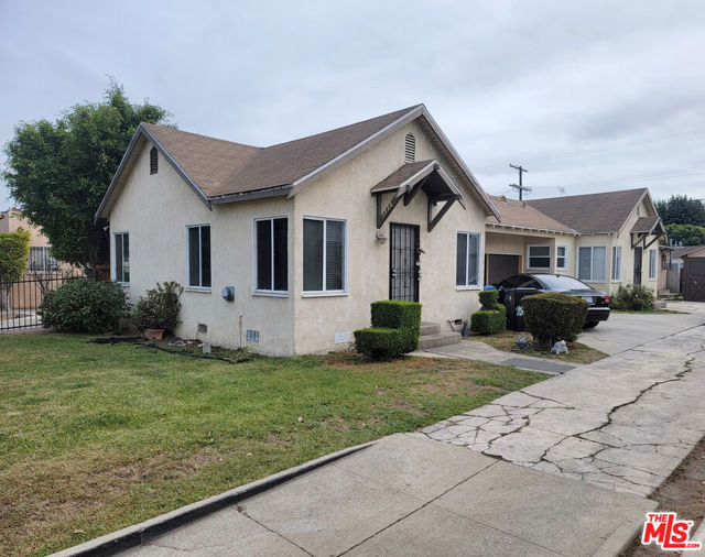 1526 W 83rd Street, Los Angeles CA: https://media.crmls.org/mediaz/40211374-b873-4e20-99d9-cde14a7c25af.jpg