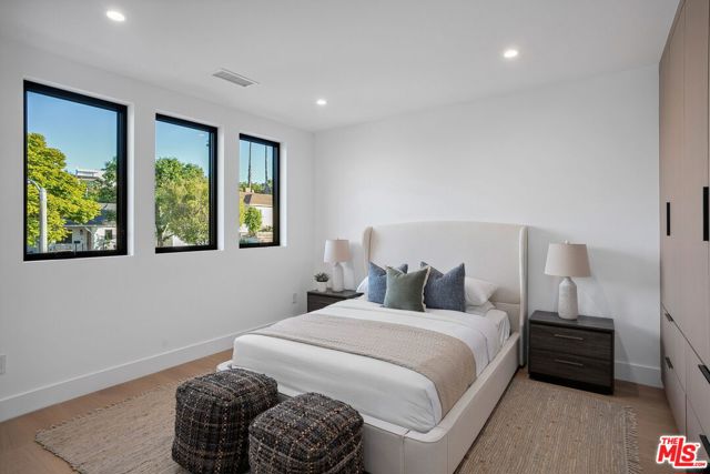 12041 Marine Street, Los Angeles CA: https://media.crmls.org/mediaz/4021619d-e266-4f84-af0a-97afd4611578.jpg