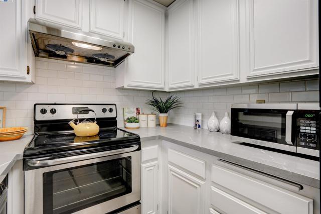 Image 16 of 50 For 6047 Joaquin Murieta Ave  F