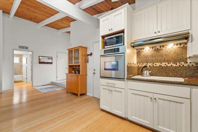 640 Rio Del Mar Boulevard, Aptos CA: https://media.crmls.org/mediaz/40218bf3-9c49-4187-b321-ef12ae905cba.jpg