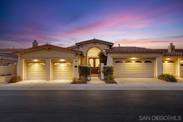 5448 Caminito Bayo, La Jolla CA: https://media.crmls.org/mediaz/4021a2a6-6042-4d1b-beb9-7bec90f78a6a.jpg