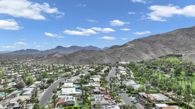 71370 Gardess Road, Rancho Mirage CA: https://media.crmls.org/mediaz/4022578e-8e53-4bc6-b8a6-ae2af892de7e.jpg