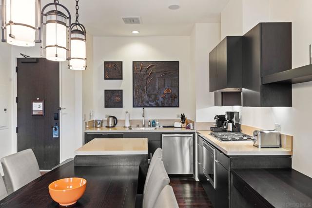 900 N Point St, San Francisco CA: https://media.crmls.org/mediaz/40226edb-16eb-42bb-bd0a-536d25456506.jpg