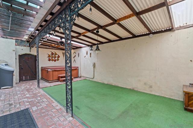 309 11 E Ave, Coronado CA: https://media.crmls.org/mediaz/40239c0a-fc36-44a8-b6f0-81ca666e172a.jpg